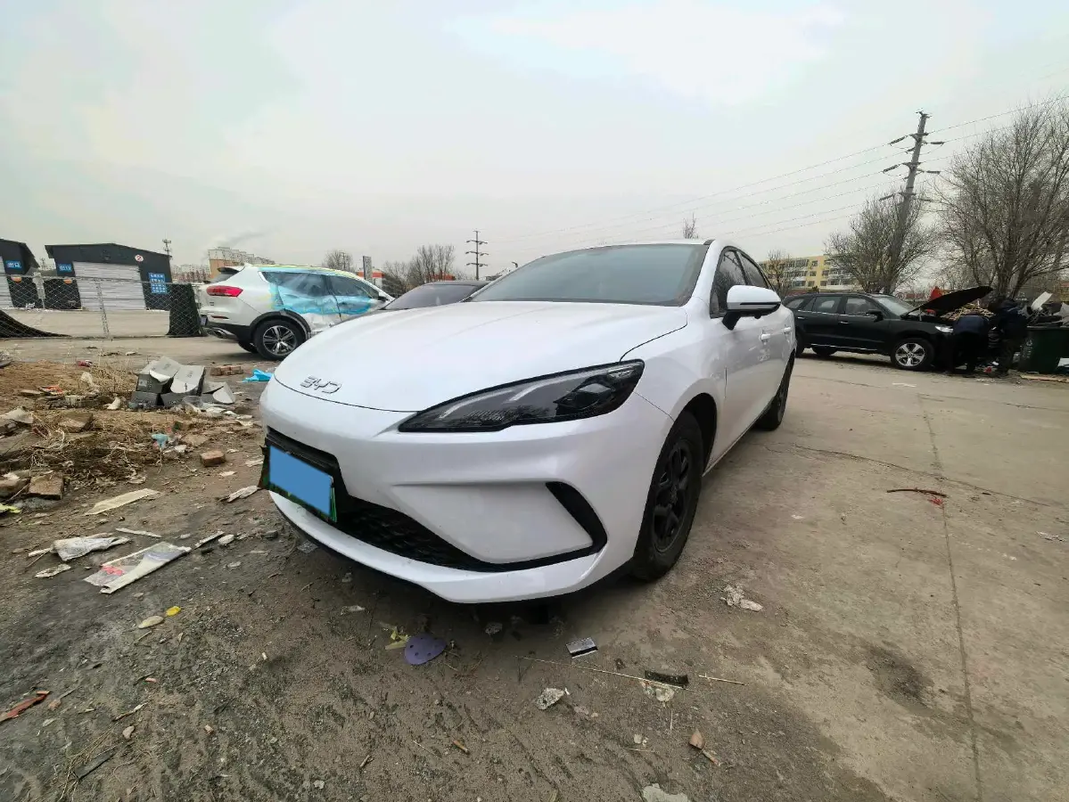 2025 BYD Seal05 DM-i 1.5L 101HP L4 E-CVT PHEV 7.68KWH