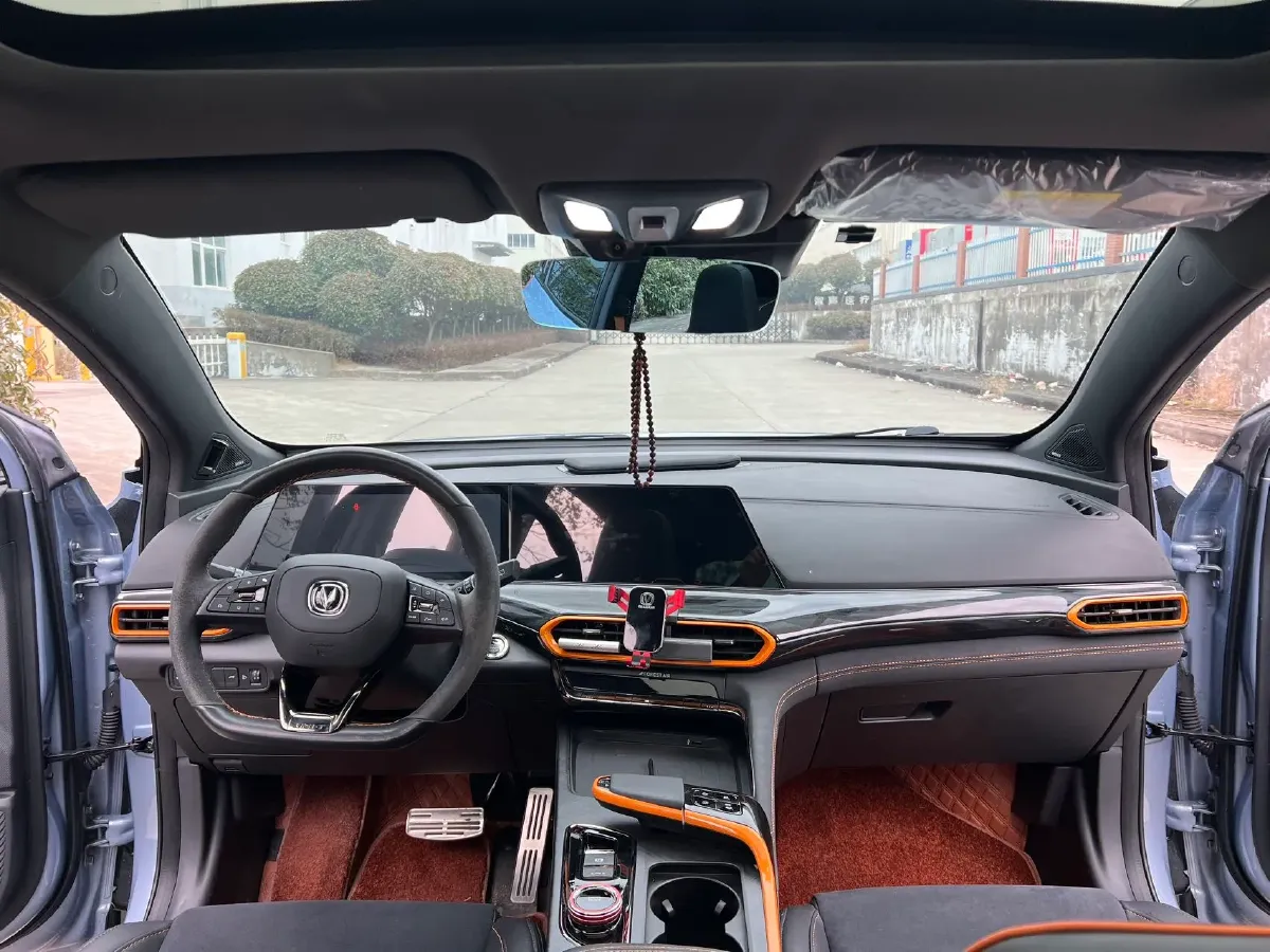 2022 ChangAn UNI-T 1.5T 188HP L4 7DCT,autocango,china used car exporter,china ev exporter,chinese used car exporter,chinese used ev exporter