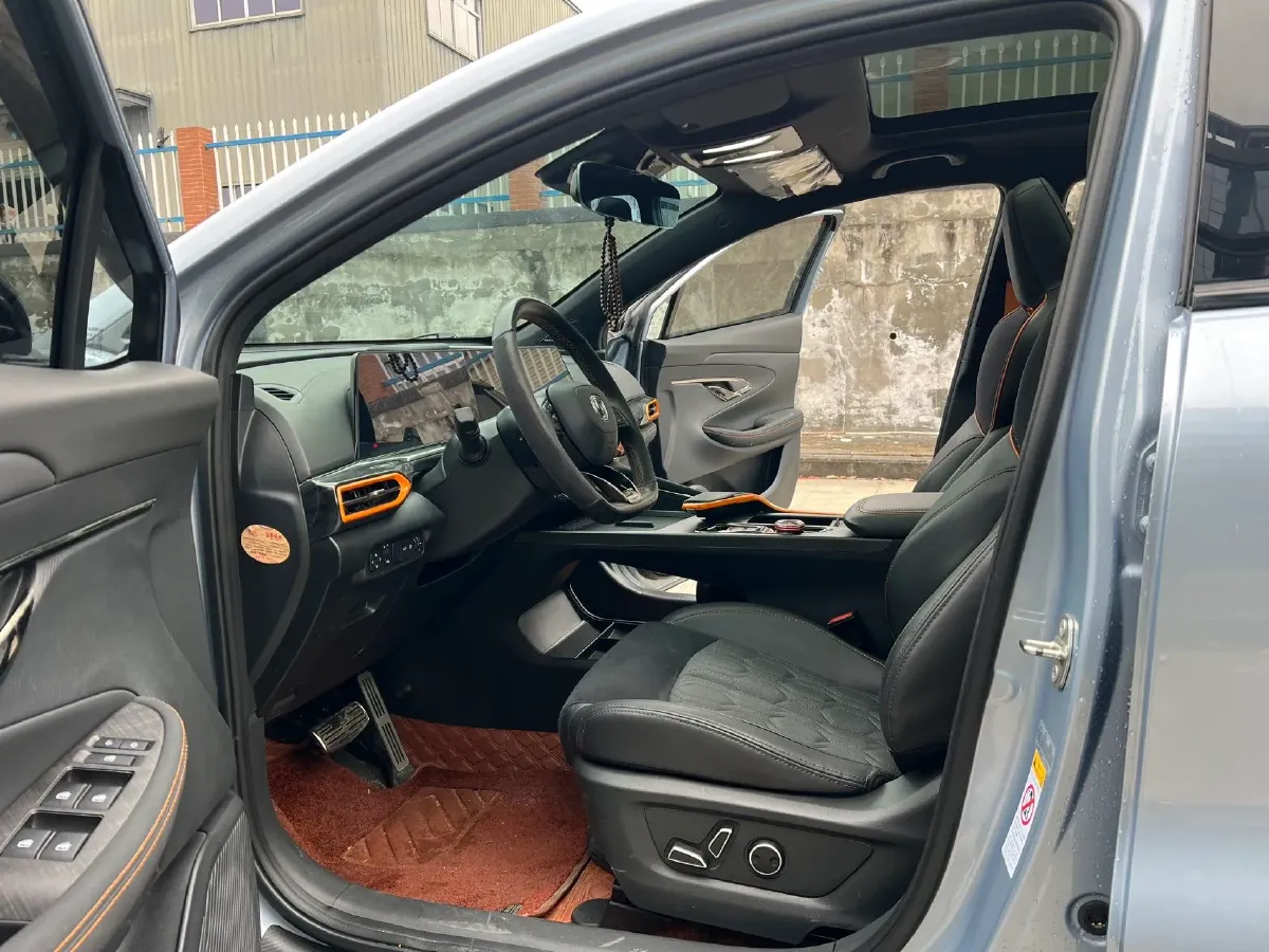 2022 ChangAn UNI-T 1.5T 188HP L4 7DCT,autocango,china used car exporter,china ev exporter,chinese used car exporter,chinese used ev exporter