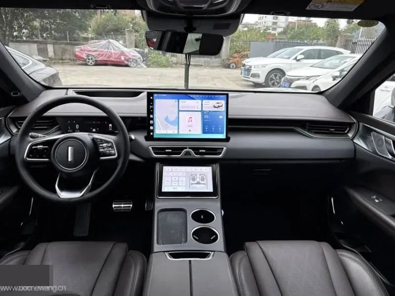 2024 WEY Mocha 1.5T 170HP L4 4DHT PHEV 35.04KWH,autocango,china used car exporter,china ev exporter,chinese used car exporter,chinese used ev exporter