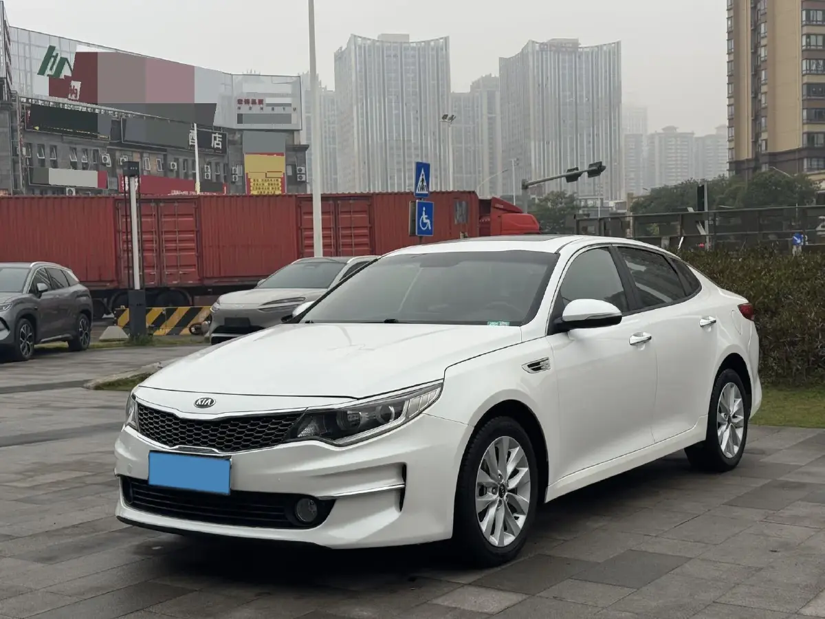 2016 Kia K5 2.0L 161HP L4 6AT