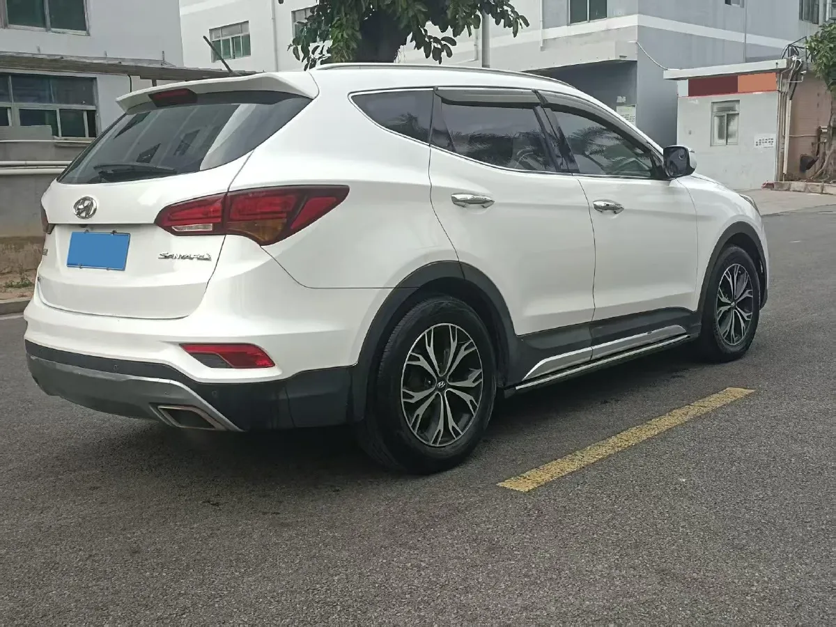 2017 Hyundai Santafe 2.4L 189HP L4 6AT,autocango,china used car exporter,china ev exporter,chinese used car exporter,chinese used ev exporter