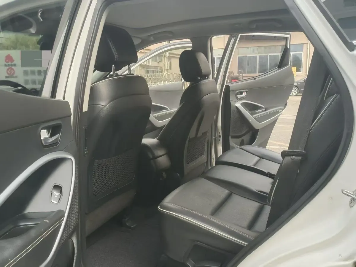 2017 Hyundai Santafe 2.4L 189HP L4 6AT,autocango,china used car exporter,china ev exporter,chinese used car exporter,chinese used ev exporter