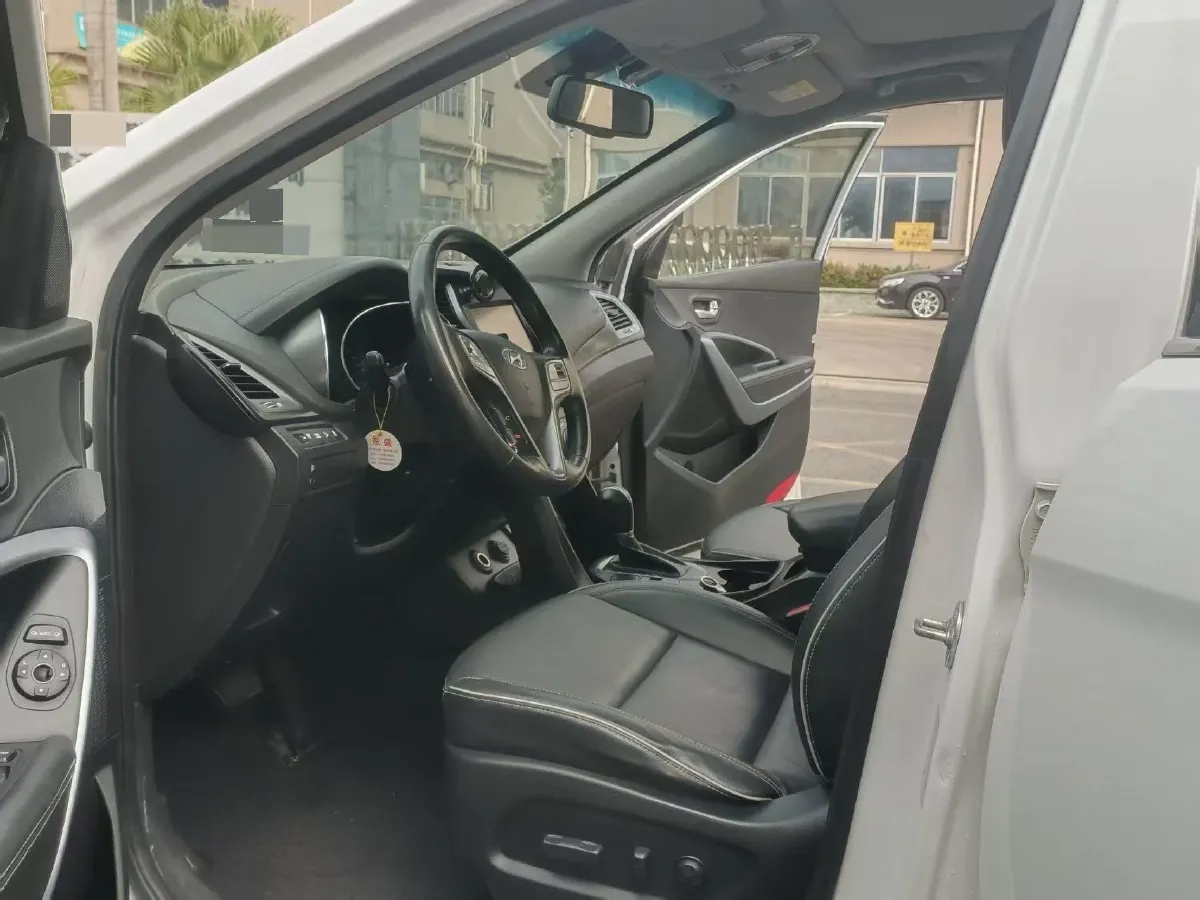 2017 Hyundai Santafe 2.4L 189HP L4 6AT,autocango,china used car exporter,china ev exporter,chinese used car exporter,chinese used ev exporter