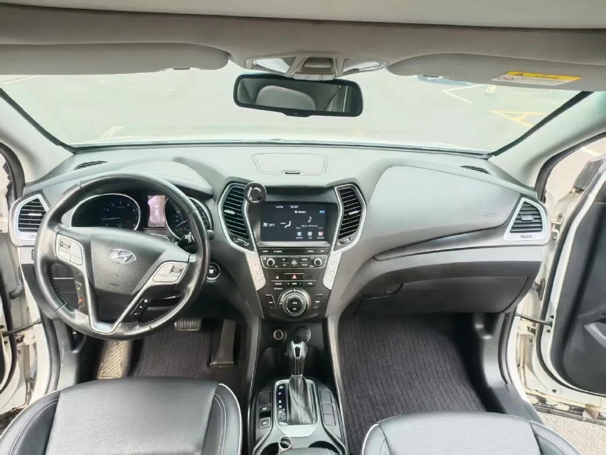 2017 Hyundai Santafe 2.4L 189HP L4 6AT,autocango,china used car exporter,china ev exporter,chinese used car exporter,chinese used ev exporter