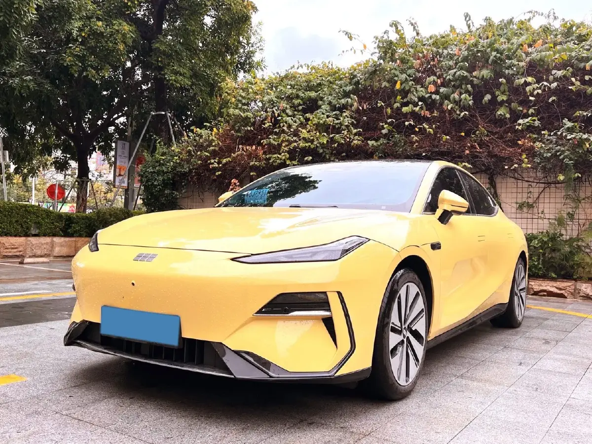 2024 Geely Galaxy E8 BEV 76KWH