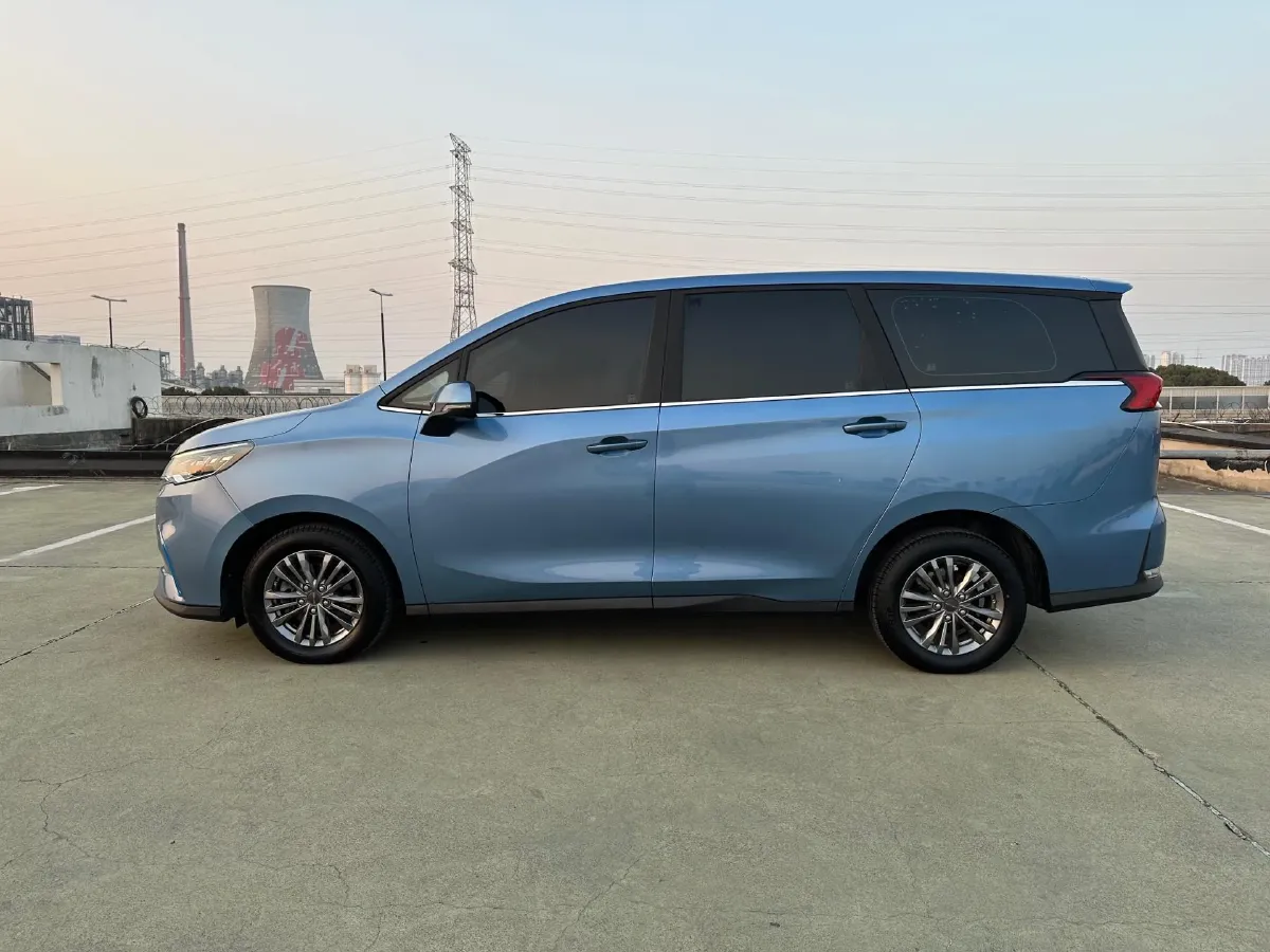 2020 MAXUS Euniq 5 BEV 52.5KWH,autocango,china used car exporter,china ev exporter,chinese used car exporter,chinese used ev exporter
