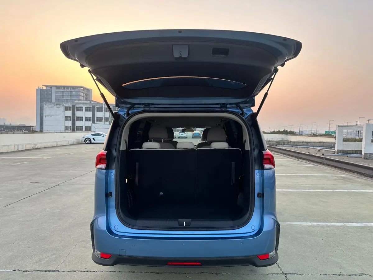 2020 MAXUS Euniq 5 BEV 52.5KWH,autocango,china used car exporter,china ev exporter,chinese used car exporter,chinese used ev exporter