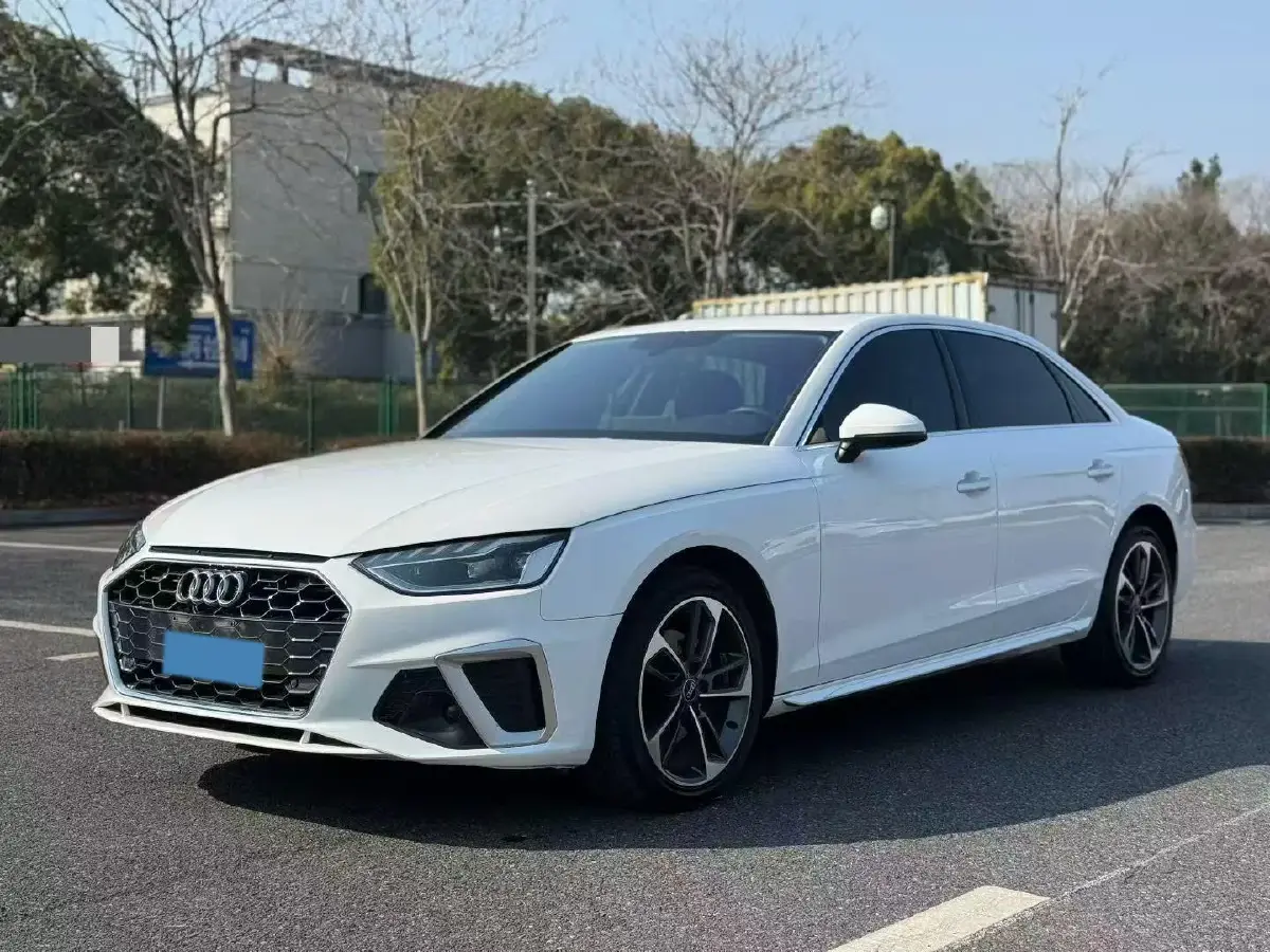 2023 Audi A4L 2.0T 190HP L4 7DCT