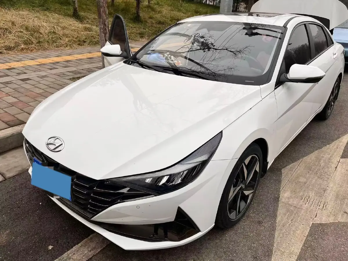 2022 Hyundai Elantra 1.5L 115HP L4 CVT