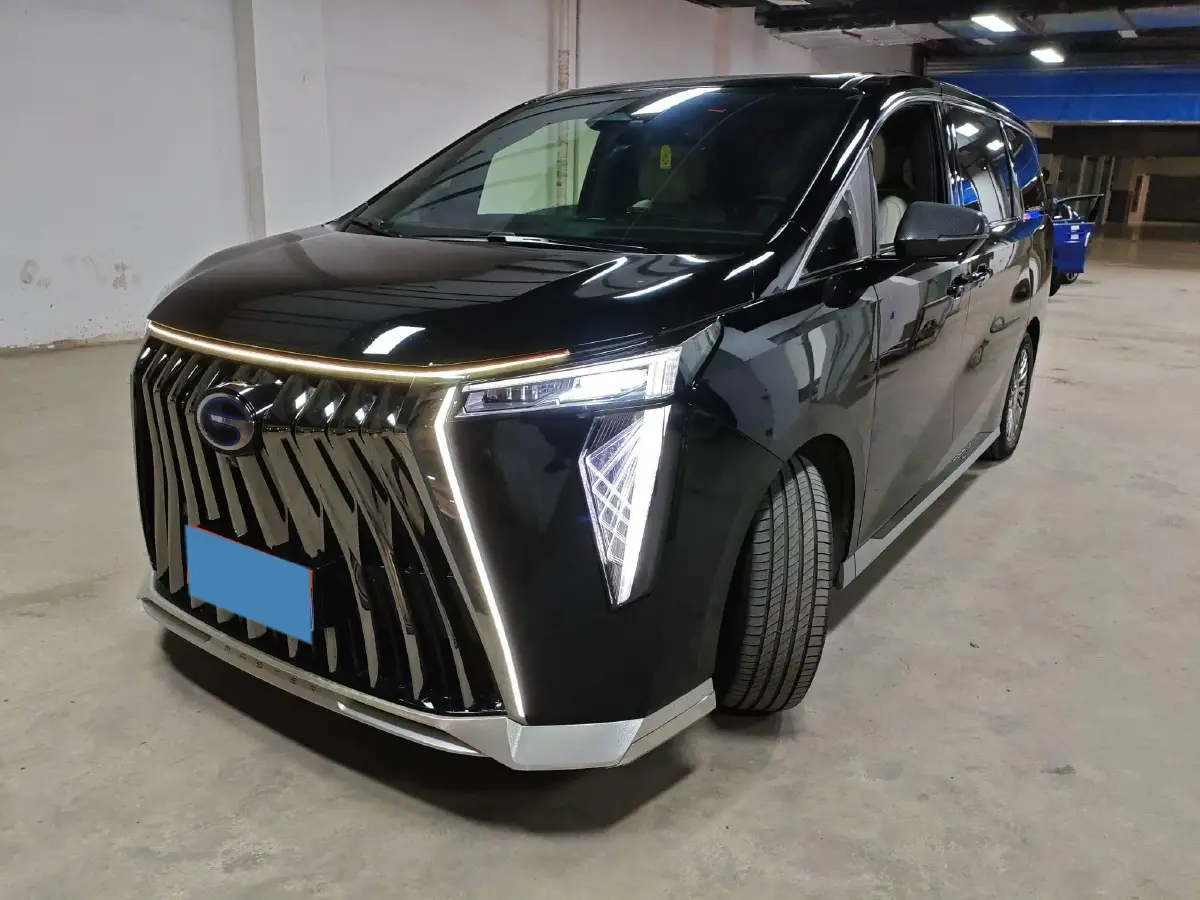 2023 GAC Trumpchi M8 2.0T 190HP L4 E-CVT Hybrid