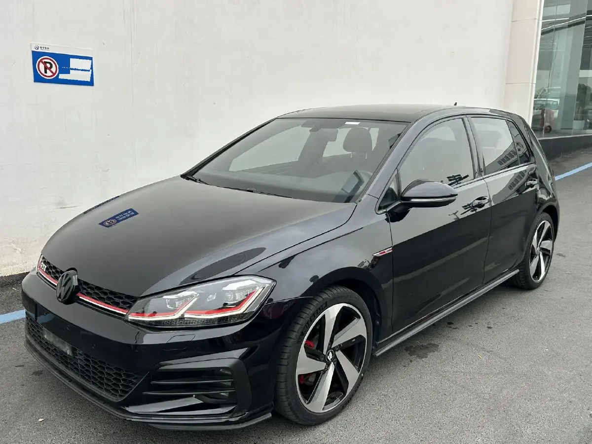 2018 Volkswagen GolfGTI 2.0T 220HP L4 7DCT