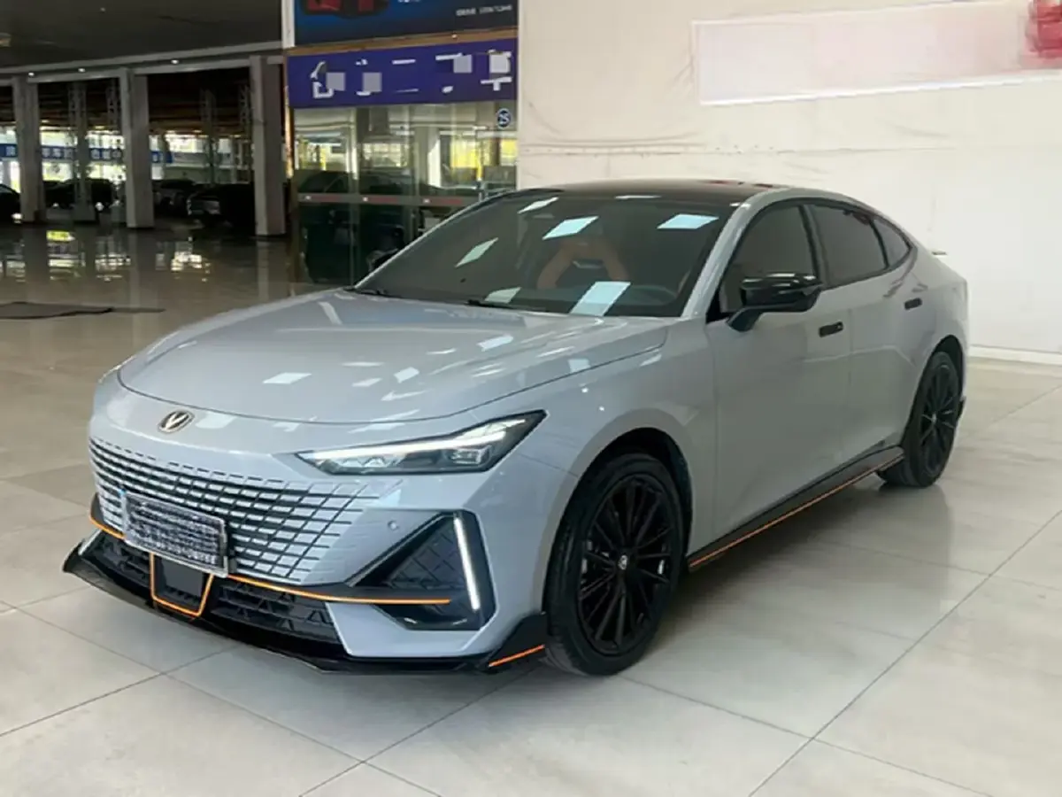 2025 ChangAn UNI-V 1.5T 192HP L4 7DCT