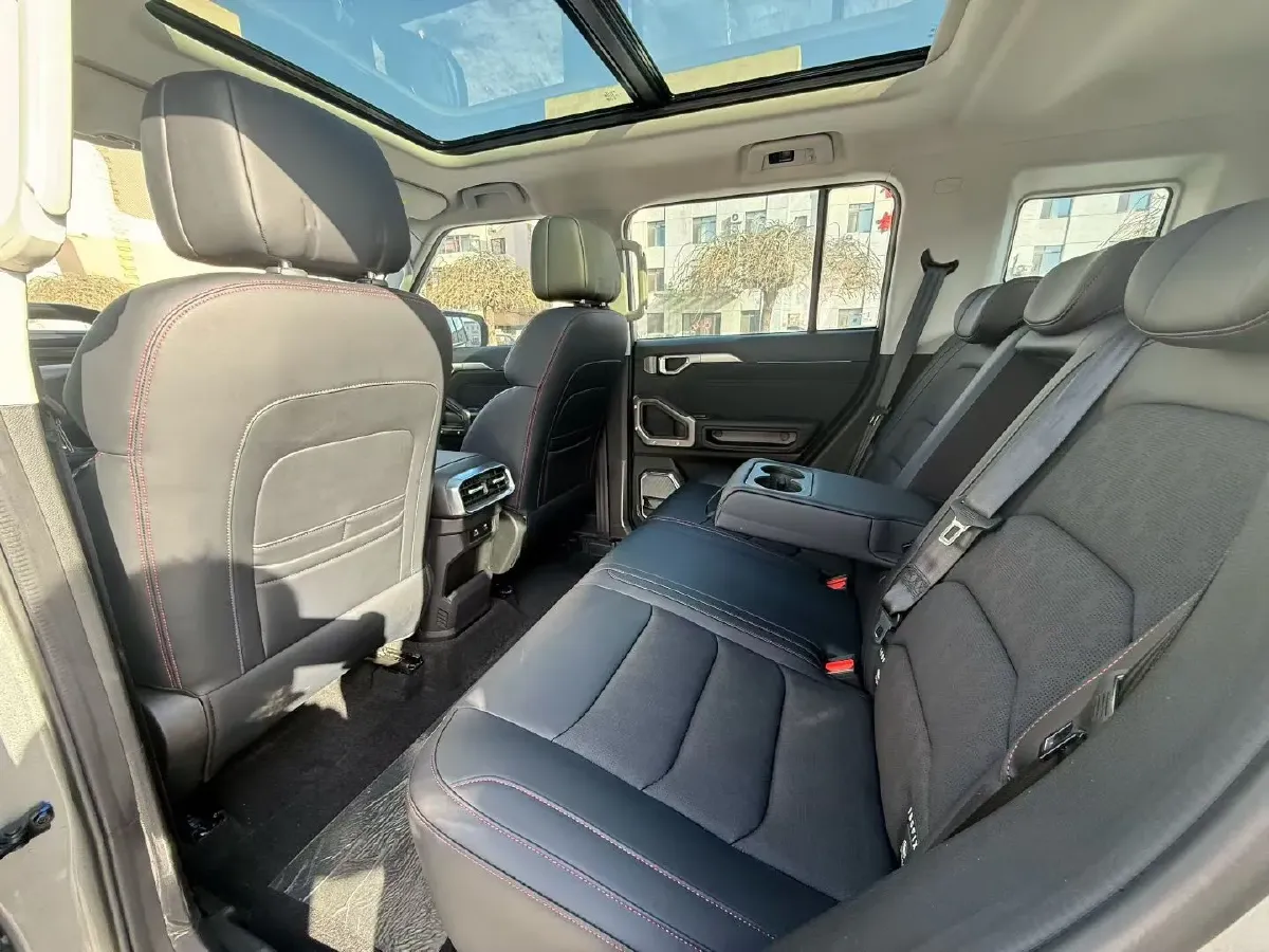 2025 Jetour Traveller 1.5T 184HP L4 7DCT,autocango,china used car exporter,china ev exporter,chinese used car exporter,chinese used ev exporter