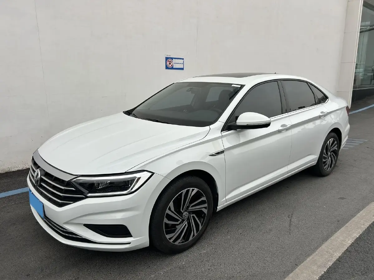 2022 Volkswagen Sagitar 1.4T 150HP L4 7DCT