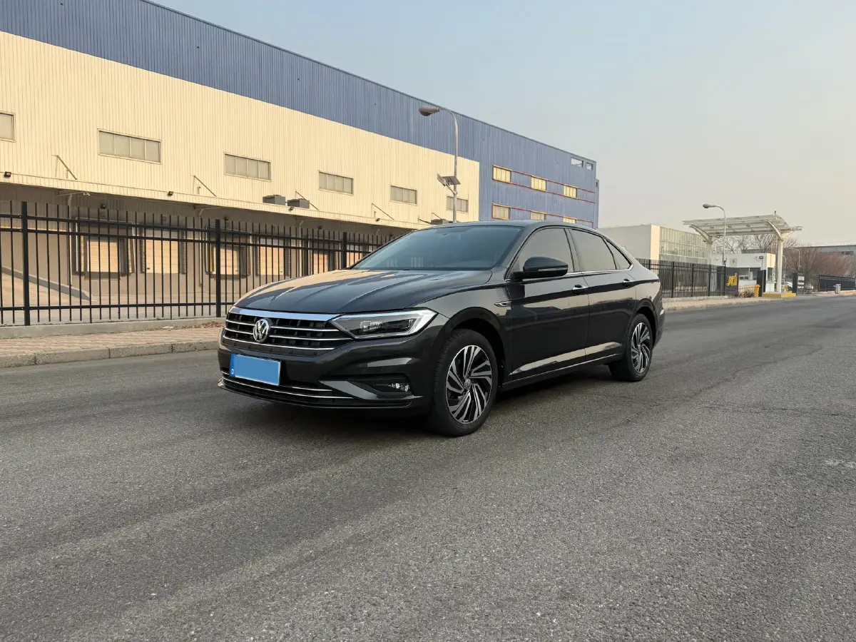 2022 Volkswagen Sagitar 1.4T 150HP L4 7DCT
