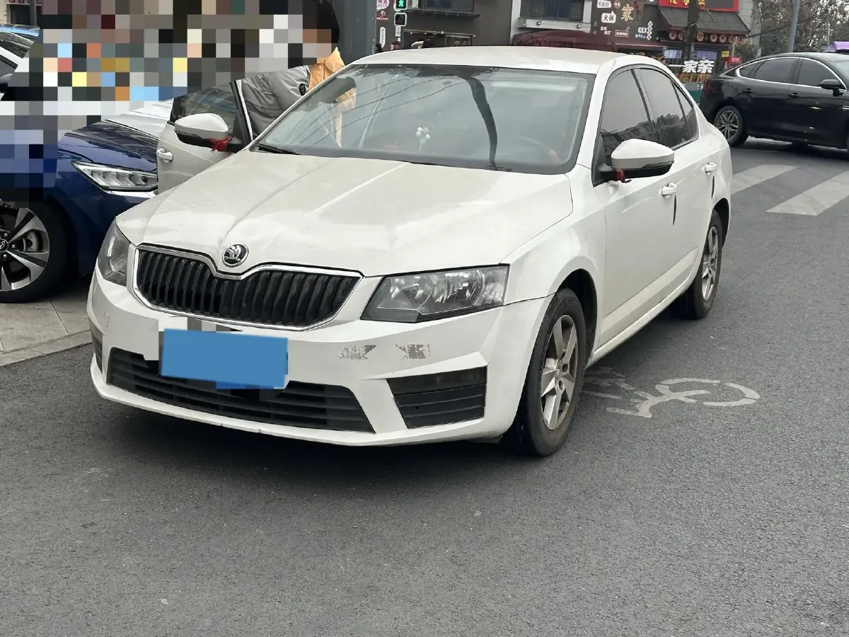 2017 Skoda Octavia 1.6L 110HP L4 5MT