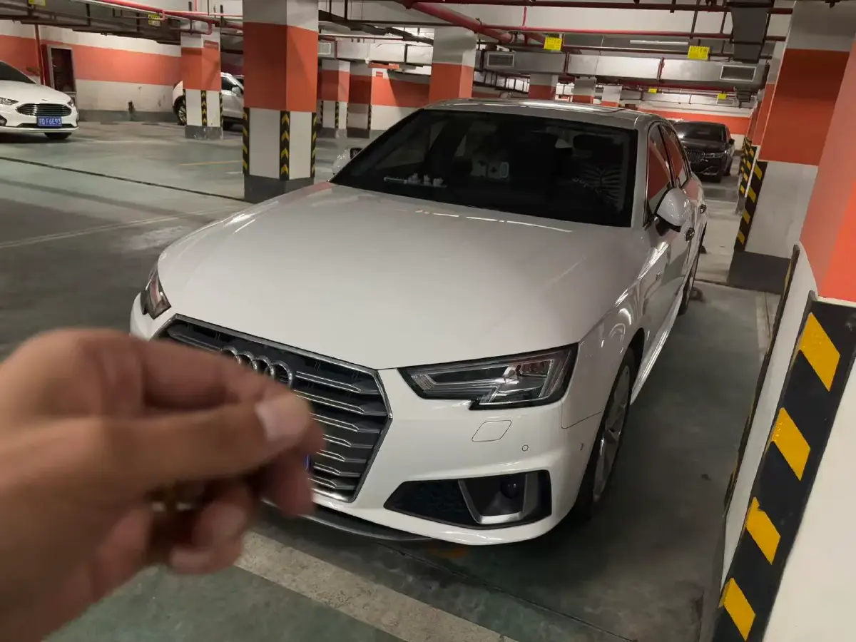 2020 Audi A4L 2.0T 190HP L4 7DCT