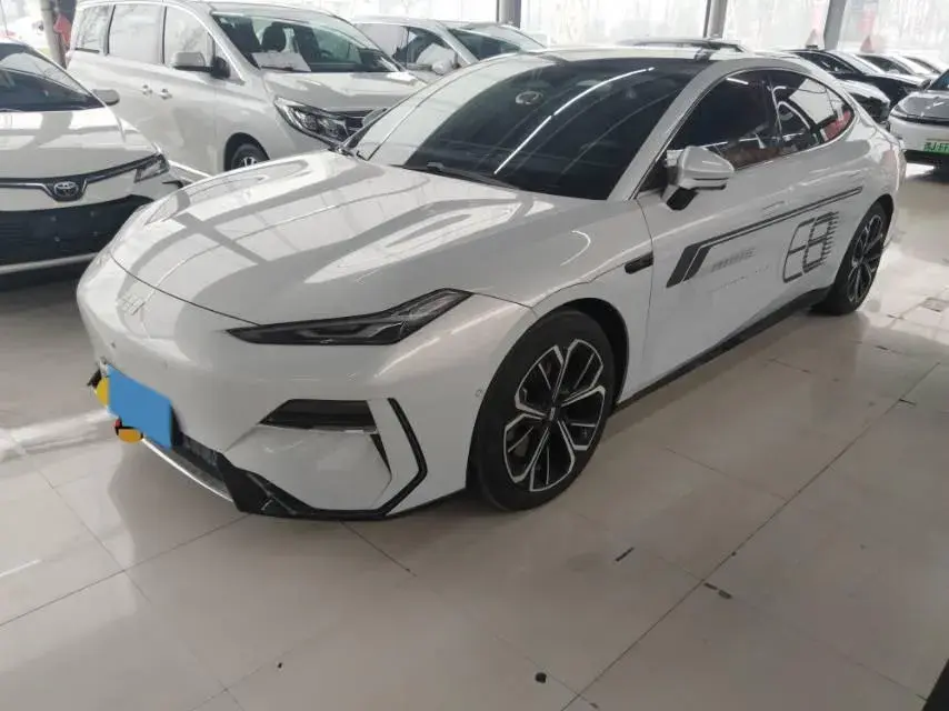 2025 MAXUS InterstellarX 2.5T 224HP L4 8AT