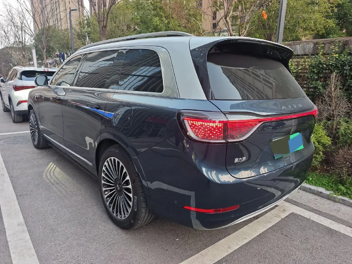 2025 AITO AITO M9 REEV 160HP REEV 52KWH,autocango,china used car exporter,china ev exporter,chinese used car exporter,chinese used ev exporter