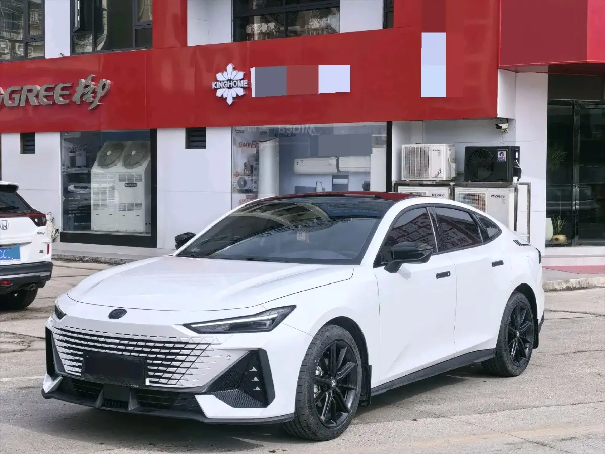 2023 ChangAn UNI-V 1.5T 188HP L4 7DCT