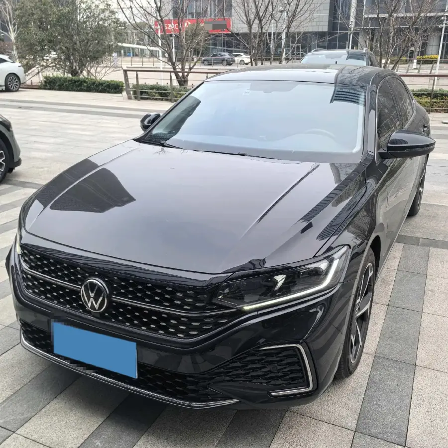 2024 Volkswagen Passat 2.0T 220HP L4 7DCT