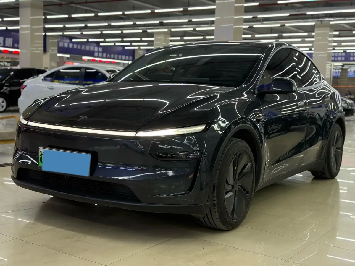 2025 Tesla Model Y BEV 62.5KWH