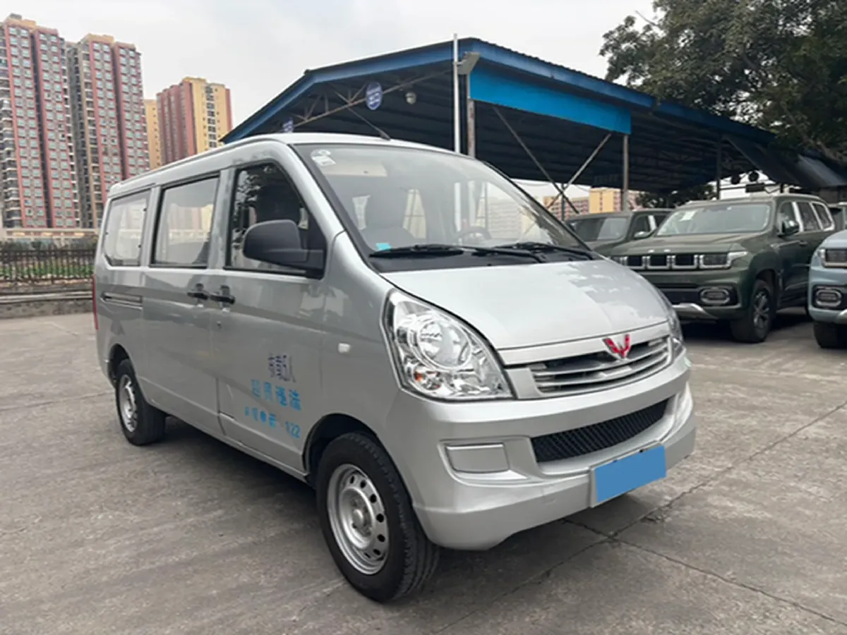 2021 WuLing RongGuang S 1.2L 76HP L4 5MT,autocango,china used car exporter,china ev exporter,chinese used car exporter,chinese used ev exporter