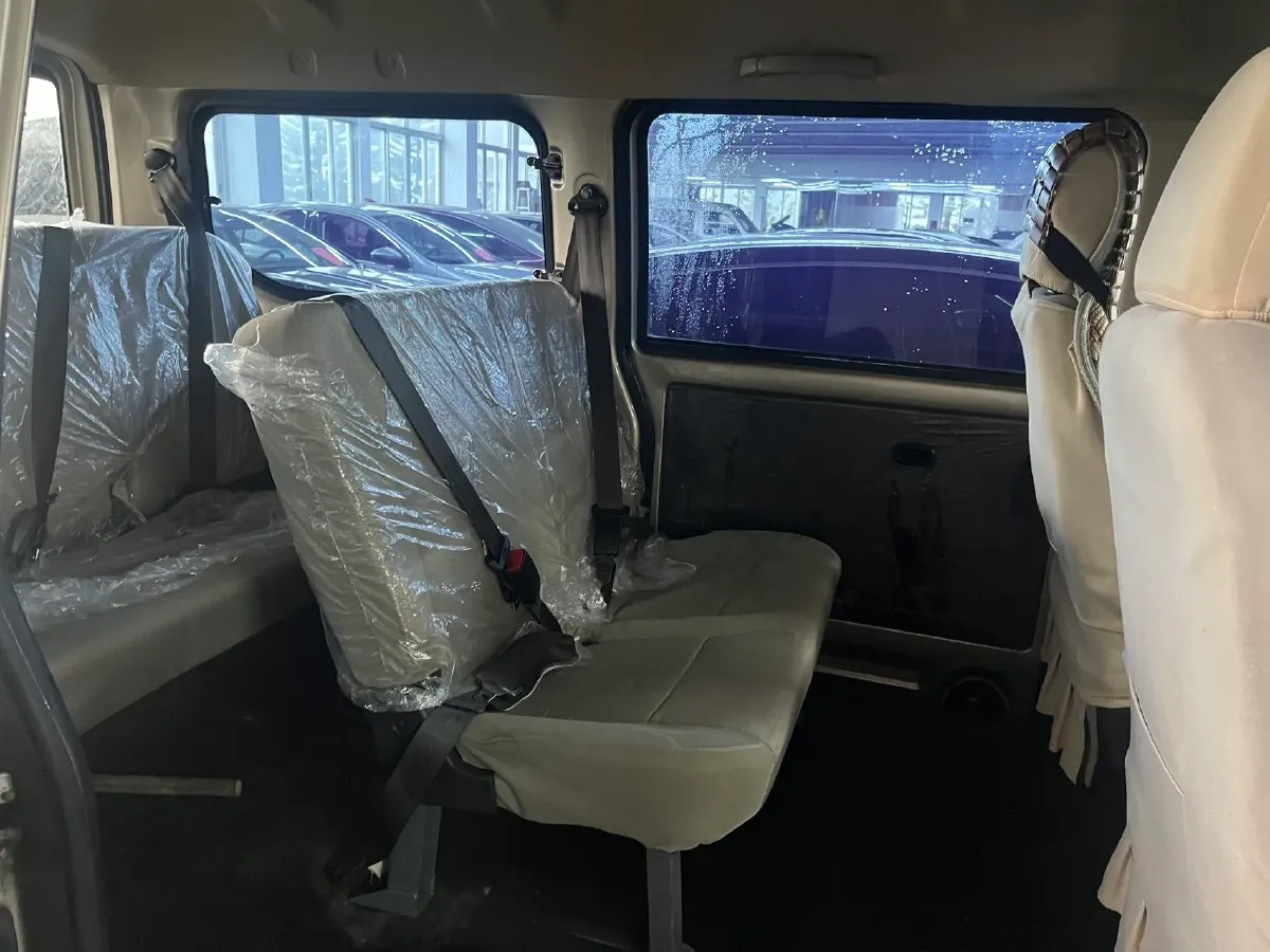 2021 WuLing RongGuang S 1.2L 76HP L4 5MT,autocango,china used car exporter,china ev exporter,chinese used car exporter,chinese used ev exporter