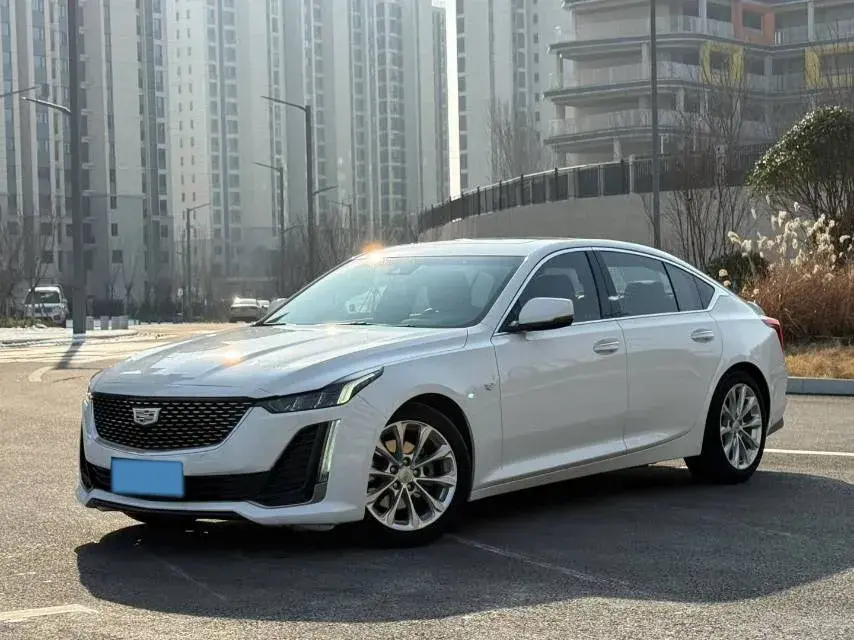 2022 Cadillac CT5 2.0T 237HP L4 10AT