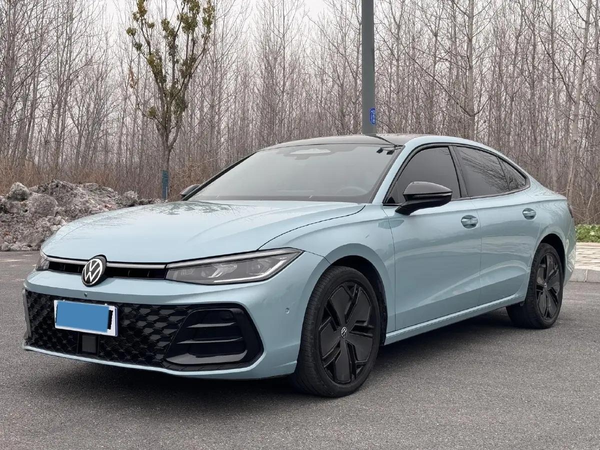 2025 Volkswagen Passat 2.0T 220HP L4 7DCT