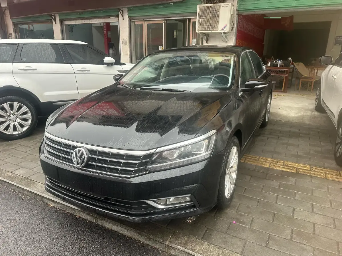2017 Volkswagen Passat 1.8T 180HP L4 7DCT