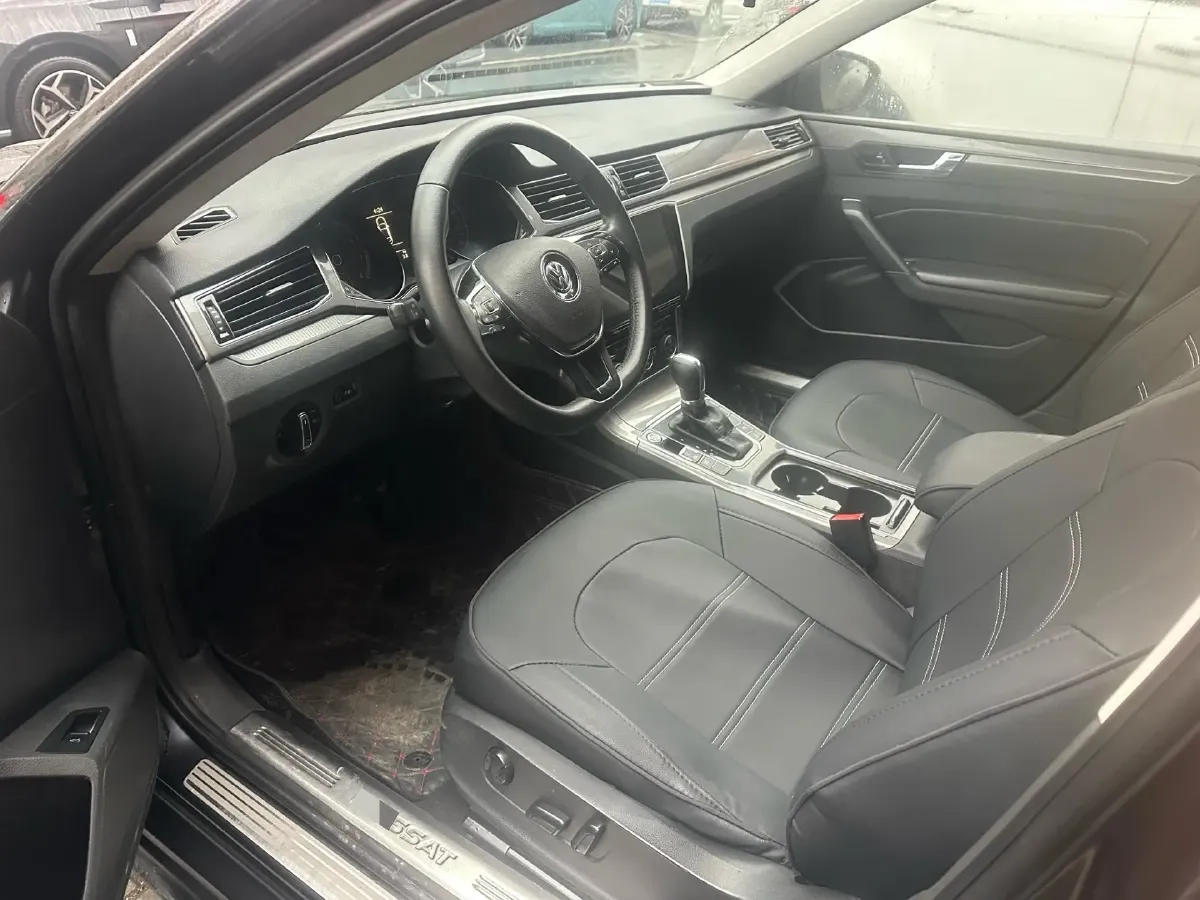 2017 Volkswagen Passat 1.8T 180HP L4 7DCT,autocango,china used car exporter,china ev exporter,chinese used car exporter,chinese used ev exporter