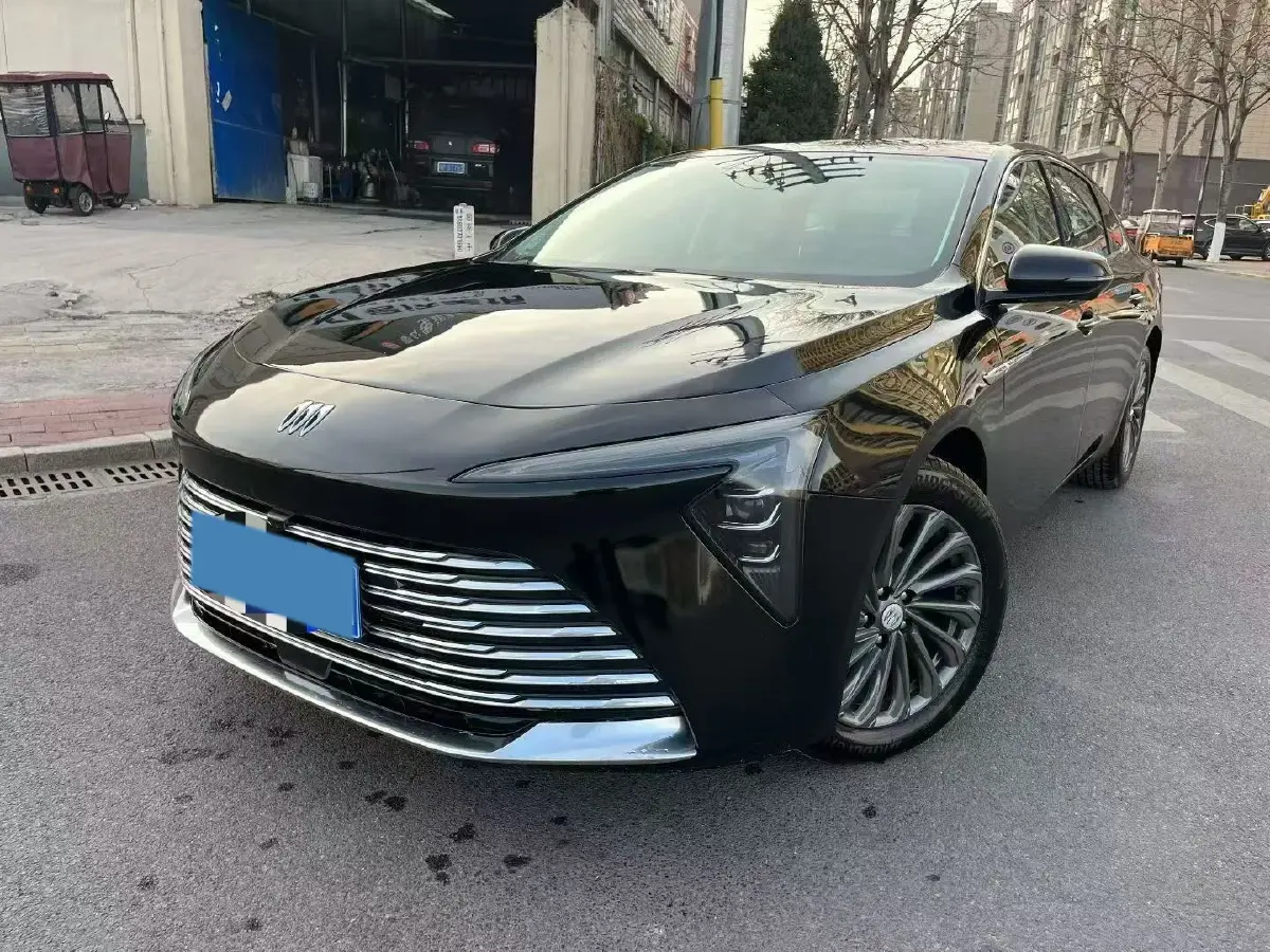 2025 Buick Larcosse 2.0T 237HP L4 9AT