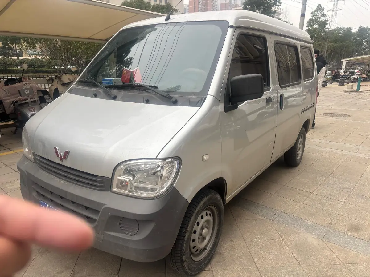 2015 WuLing ZhiGuang 1.2L 82HP L4 5MT
