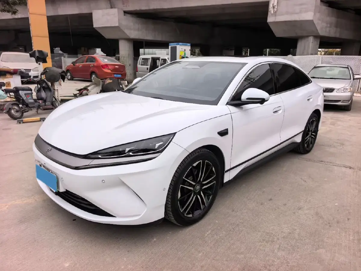 2025 BYD QinL BEV