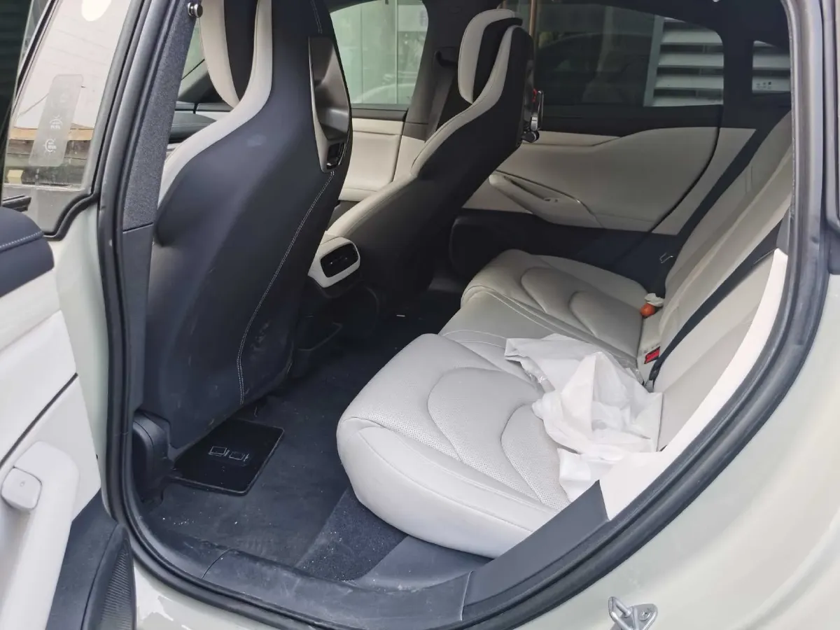 2024 MI SU7 BEV 73.6KWH,autocango,china used car exporter,china ev exporter,chinese used car exporter,chinese used ev exporter