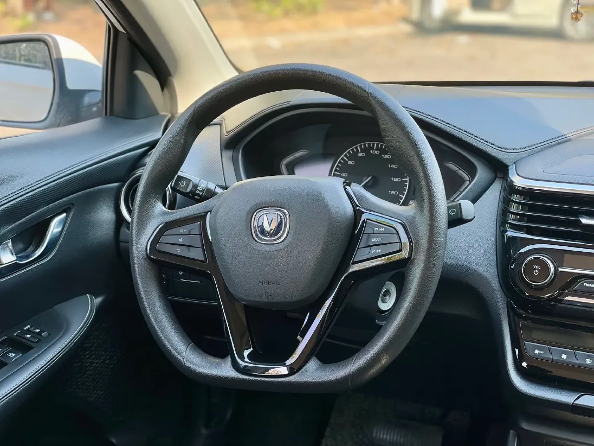 2019 ChangAn Alsvin 1.5L 107HP L4 5DCT,autocango,china used car exporter,china ev exporter,chinese used car exporter,chinese used ev exporter