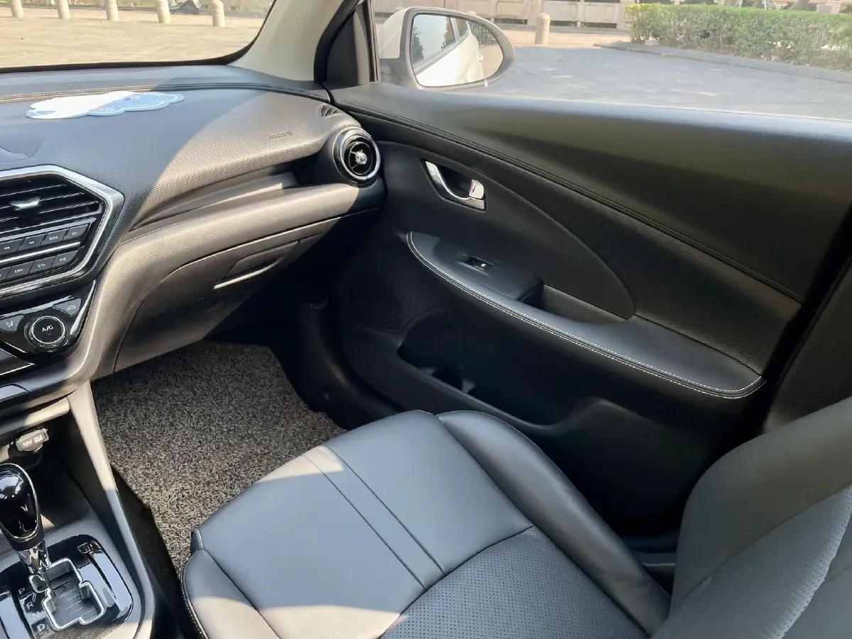 2019 ChangAn Alsvin 1.5L 107HP L4 5DCT,autocango,china used car exporter,china ev exporter,chinese used car exporter,chinese used ev exporter