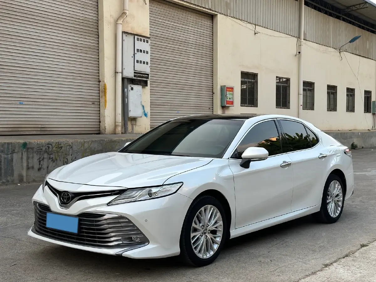 2019 Toyota Camry 2.5L 209HP L4 8AT