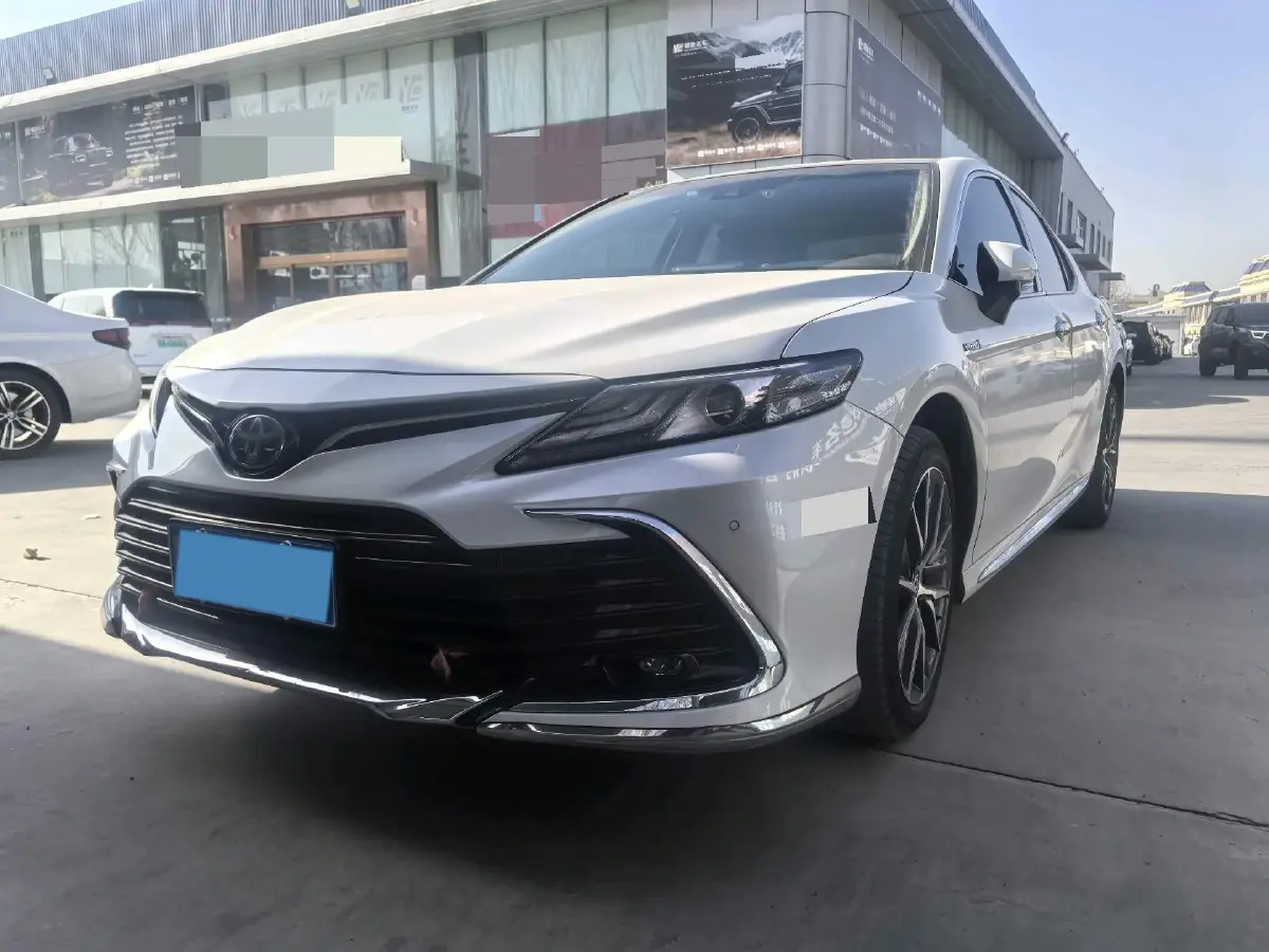 2023 Toyota Camry 2.5L 178HP L4 E-CVT Hybrid