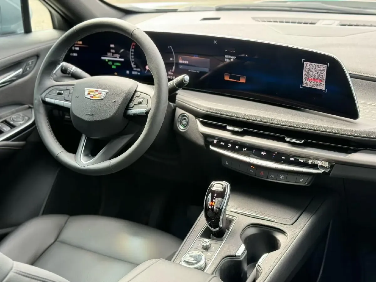 2024 Cadillac XT4 2.0T 237HP L4 9AT,autocango,china used car exporter,china ev exporter,chinese used car exporter,chinese used ev exporter