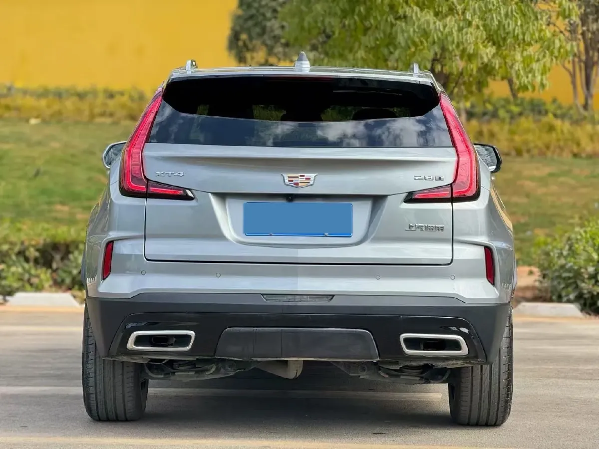 2024 Cadillac XT4 2.0T 237HP L4 9AT,autocango,china used car exporter,china ev exporter,chinese used car exporter,chinese used ev exporter