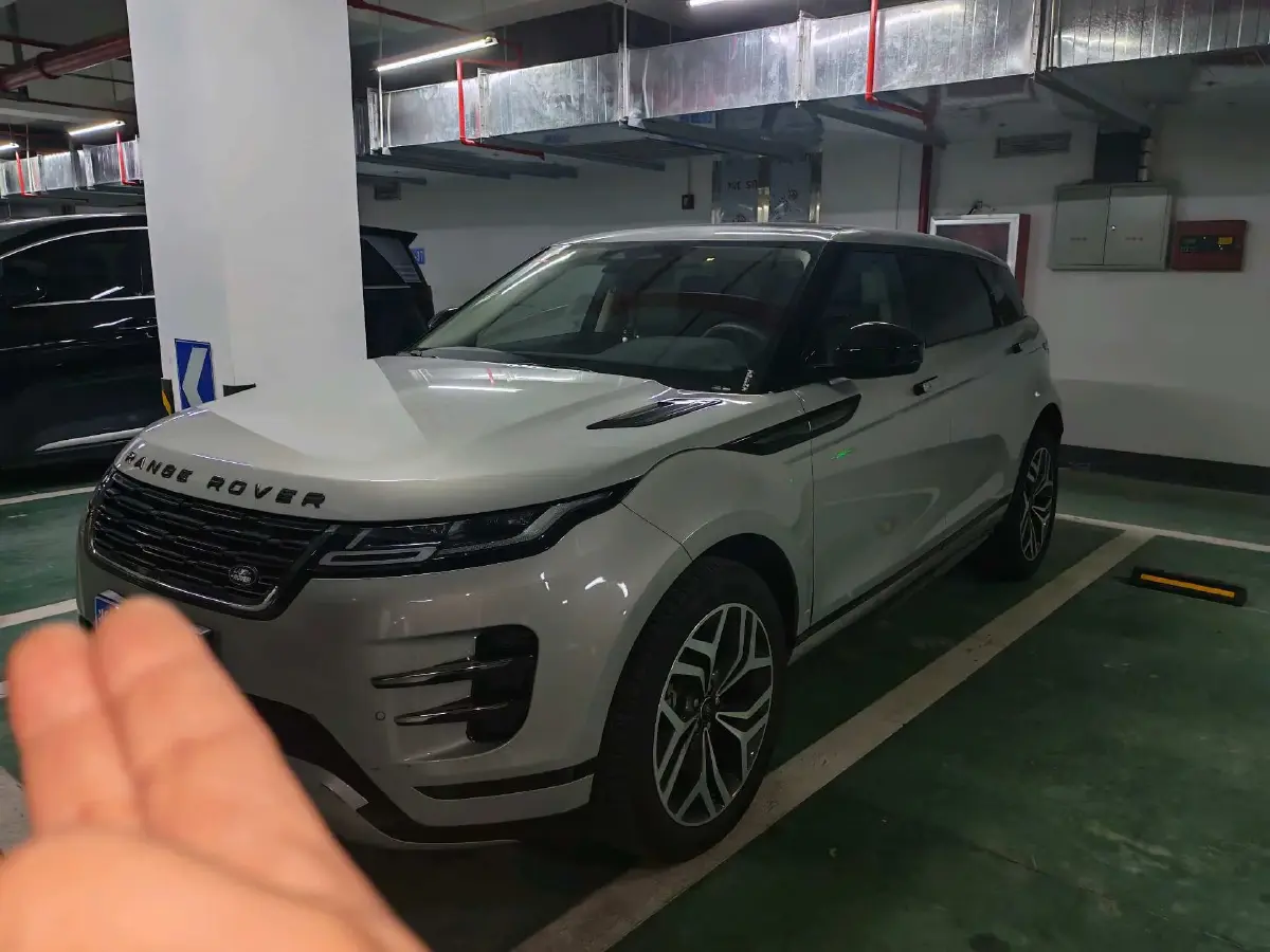 2024 Land Rover Range Rover Evoque 2.0T 249HP L4 9AT