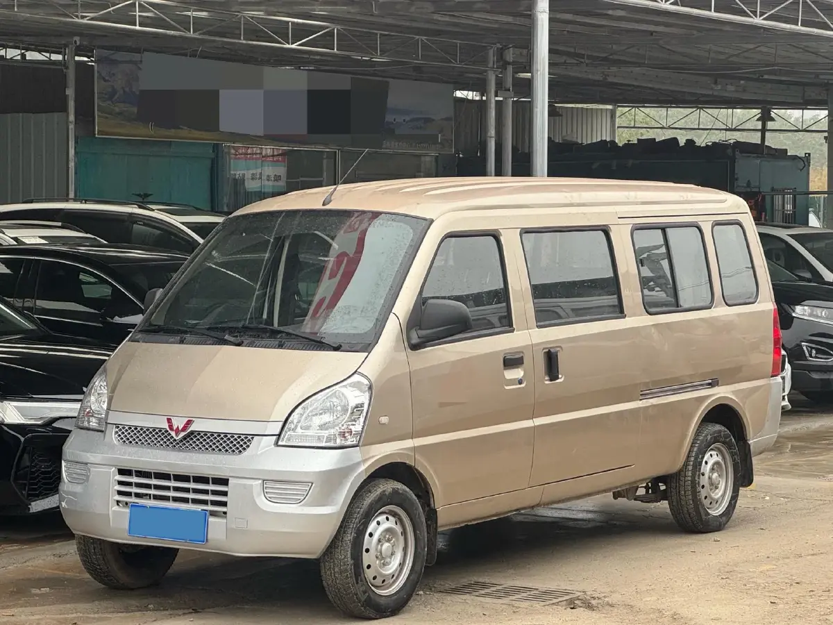 2021 WuLing RongGuang 1.5L 99HP L4 5MT