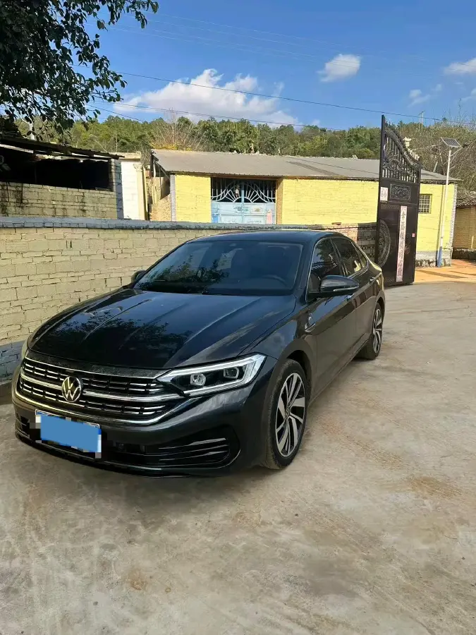 2023 Volkswagen Sagitar 1.5T 160HP L4 7DCT