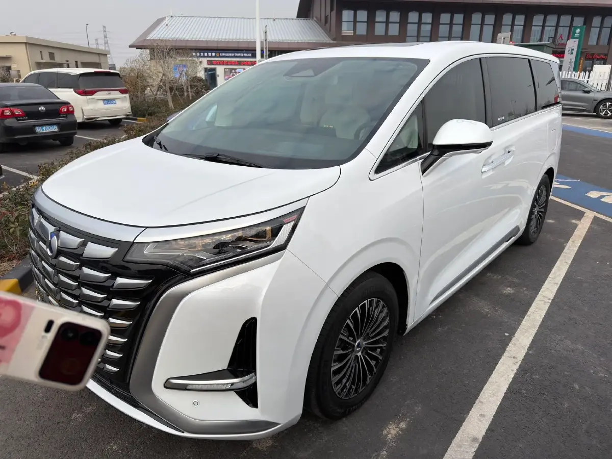 2024 Denza D9 1.5T 139HP L4 E-CVT PHEV 40KWH