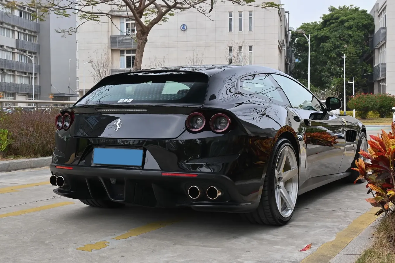 2017 Ferrari GTC4 Lusso 3.9T 609HP V8 7DCT,autocango,china used car exporter,china ev exporter,chinese used car exporter,chinese used ev exporter