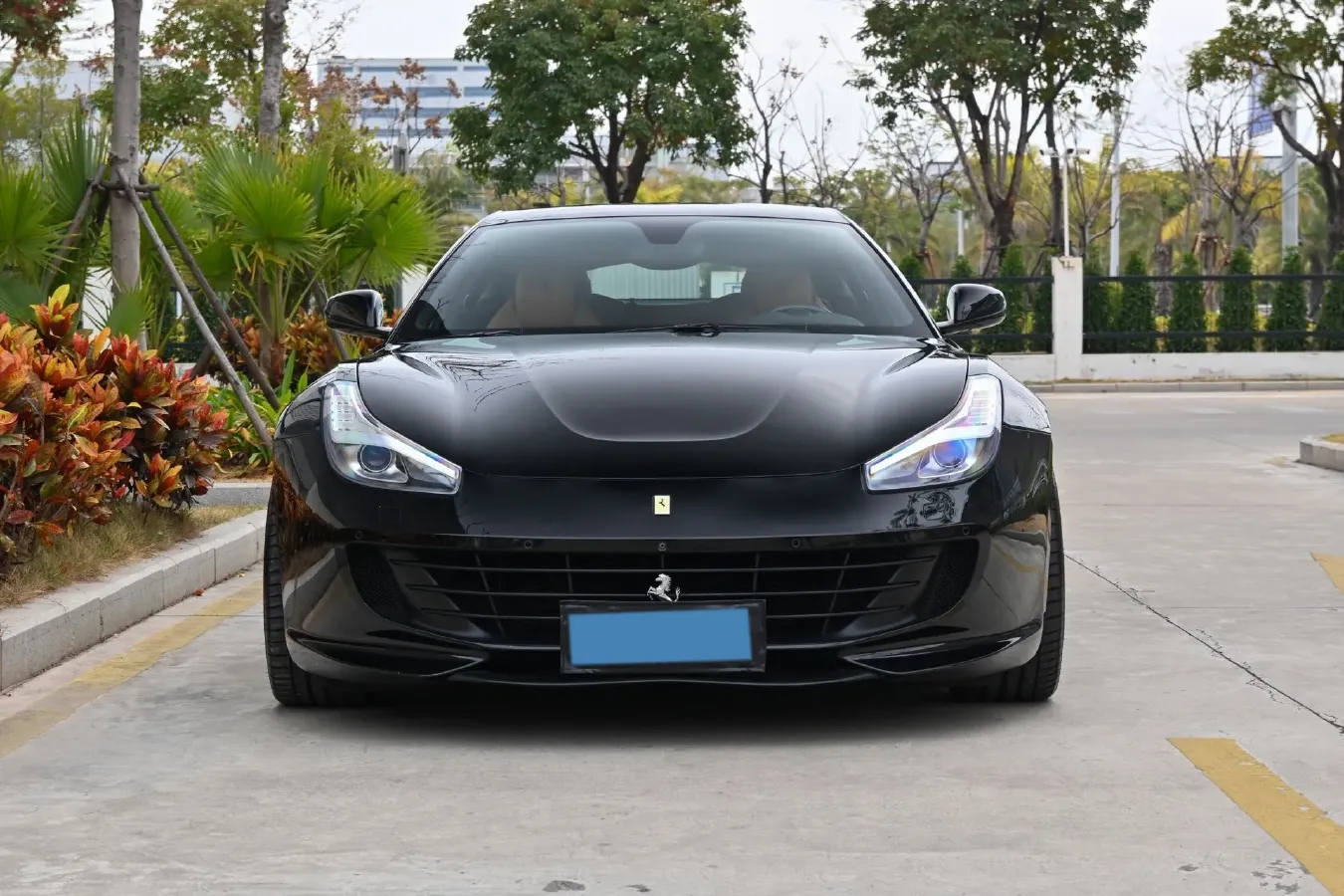 2017 Ferrari GTC4 Lusso 3.9T 609HP V8 7DCT,autocango,china used car exporter,china ev exporter,chinese used car exporter,chinese used ev exporter