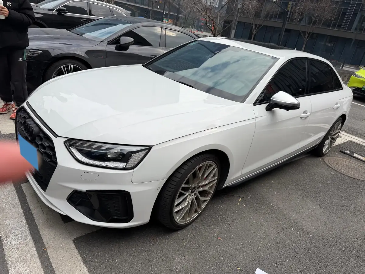 2022 Audi A4L 2.0T 252HP L4 7DCT